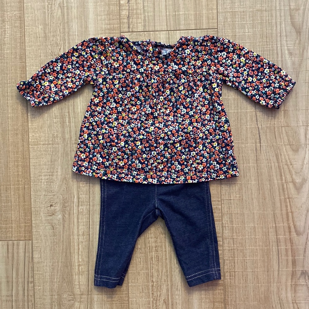 🌼 Floral Carter’s Outfit Size 3 Months.